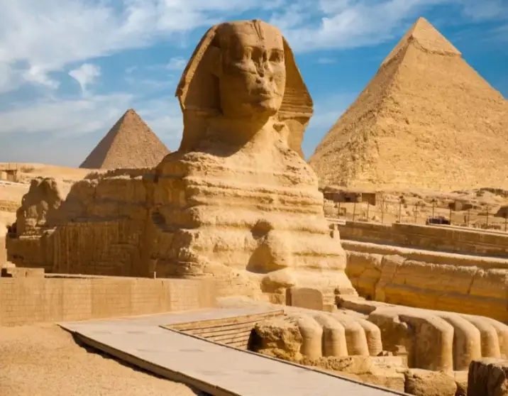 Full Day Tour : Giza Pyramids & Egyptian Museum in Cairo